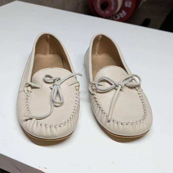 Women's Anthropologie Cream Loafers - Picture 2 of 4